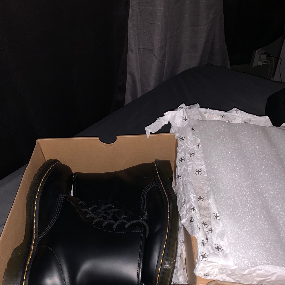 VEGAN LEATHER DOC MARTENS (BARELY WORN)